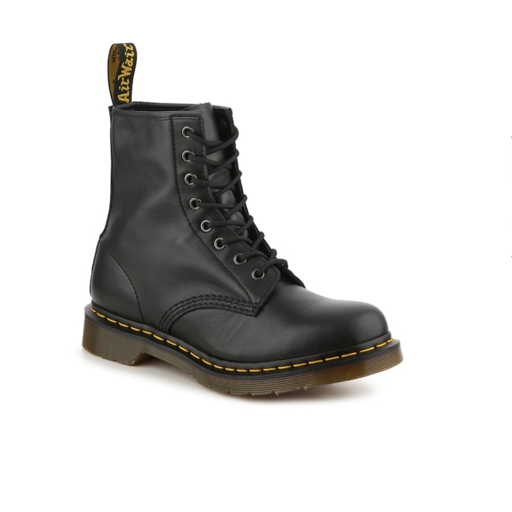 DR. MARTENS Doc's BOOTS Color Black Leather Unisex Size 7 Women's & 6 Me…